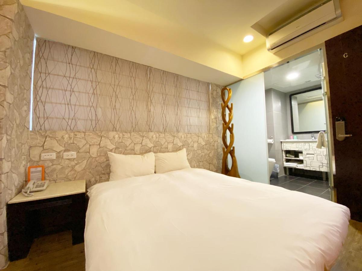 Taichung Old F Hotel Exterior foto